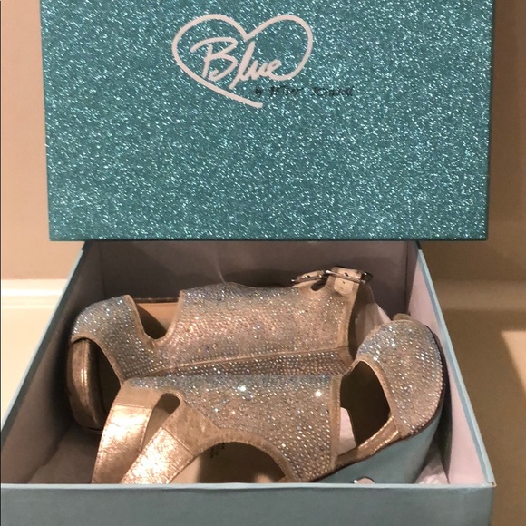 Betsey Johnson Blue - Crepe in Champagne - Picture 8 of 8